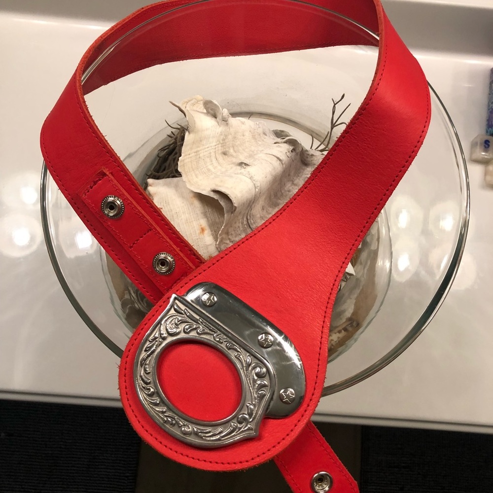 **VINTAGE WOMENS BELT SIZE SMALL **